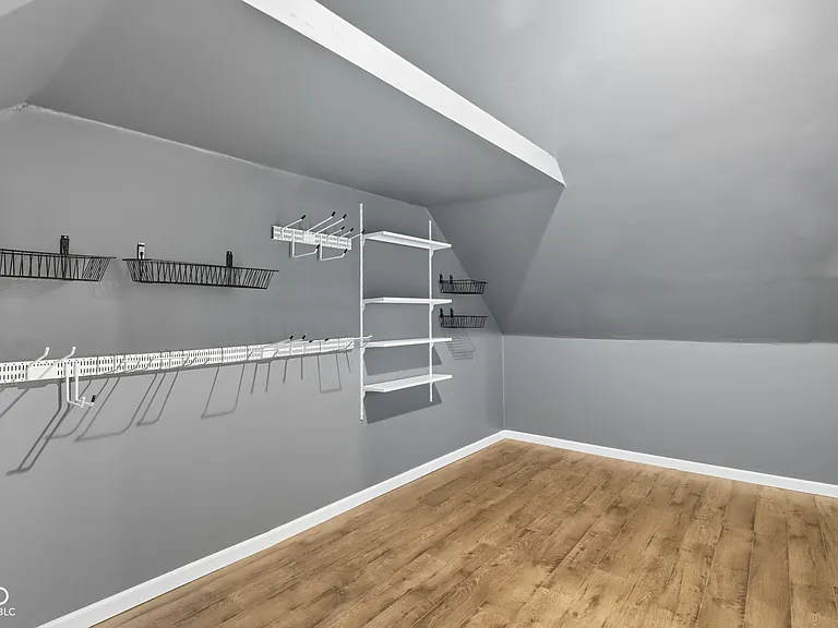 7975 Meadow Bend Cir — Photo 53