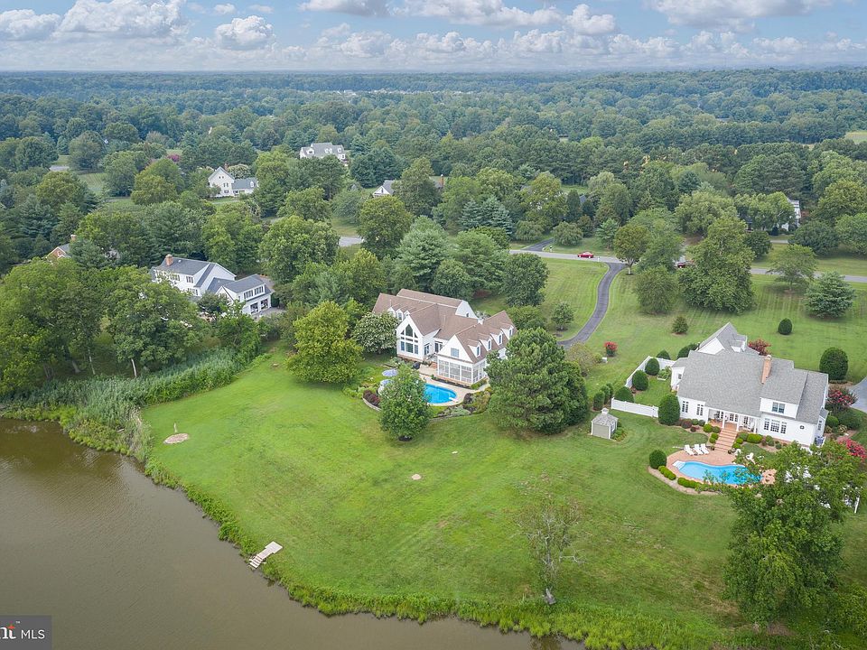 2nd image of 28799 Springfield Dr