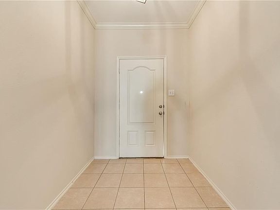 4th image of 9704 Zaharias Dr