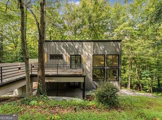 1153 Dawn View Ln NW, Atlanta, GA 30327