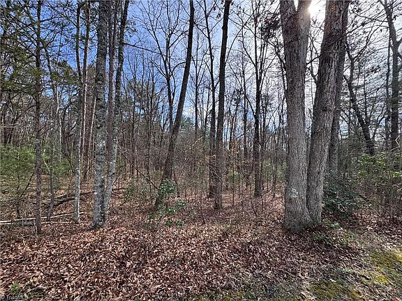 4th image of Leeford Ln