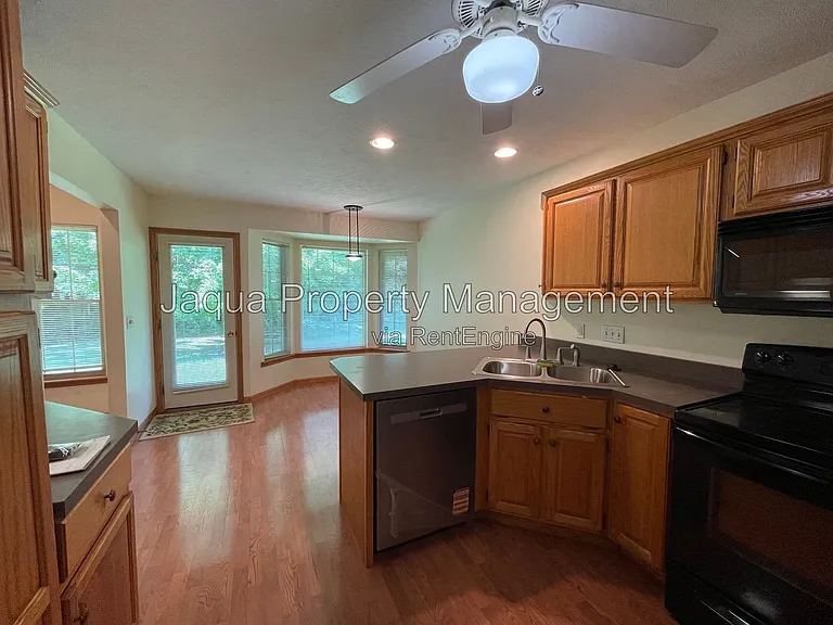 6228 Cross Bend Ct — Photo 14