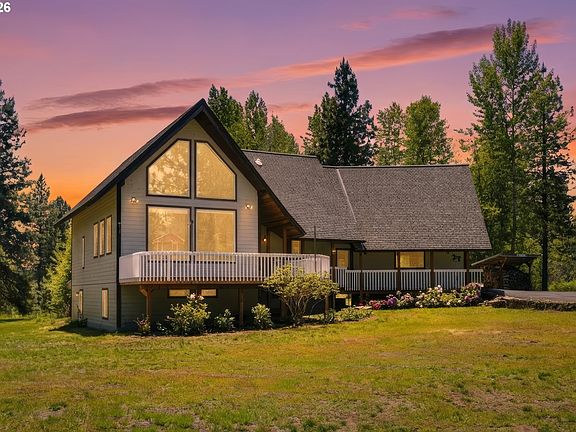 3rd image of 26 Mountain View Dr