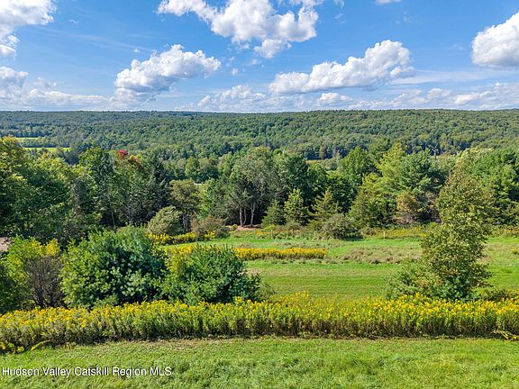 4th image of 1034 Flat Creek Road
