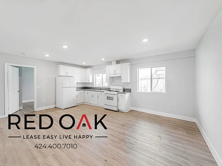923 W 75th St #931-3/4 — Photo 10