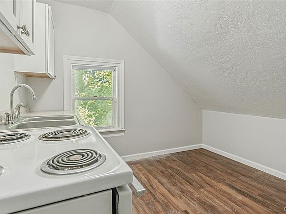 3rd image of 10 N Main St