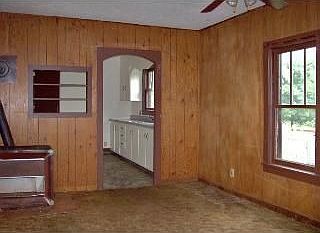 4th image of 617 Walker St