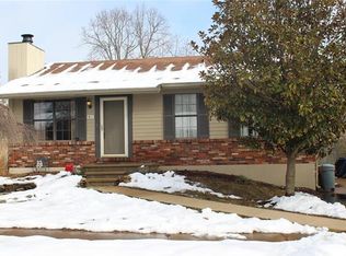 811 Matthews Dr, Fenton, MO 63026