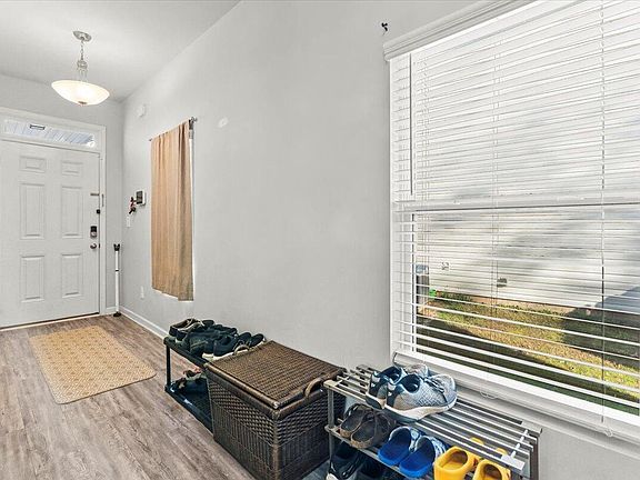 5th image of 293 Claudia Drive