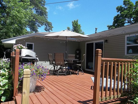 3rd image of 885 S Sheridan Dr
