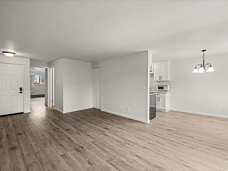 15210 Macadam Rd S #D211 — Photo 9