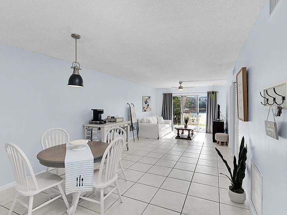 3rd image of 1000 Manatee Rd #105