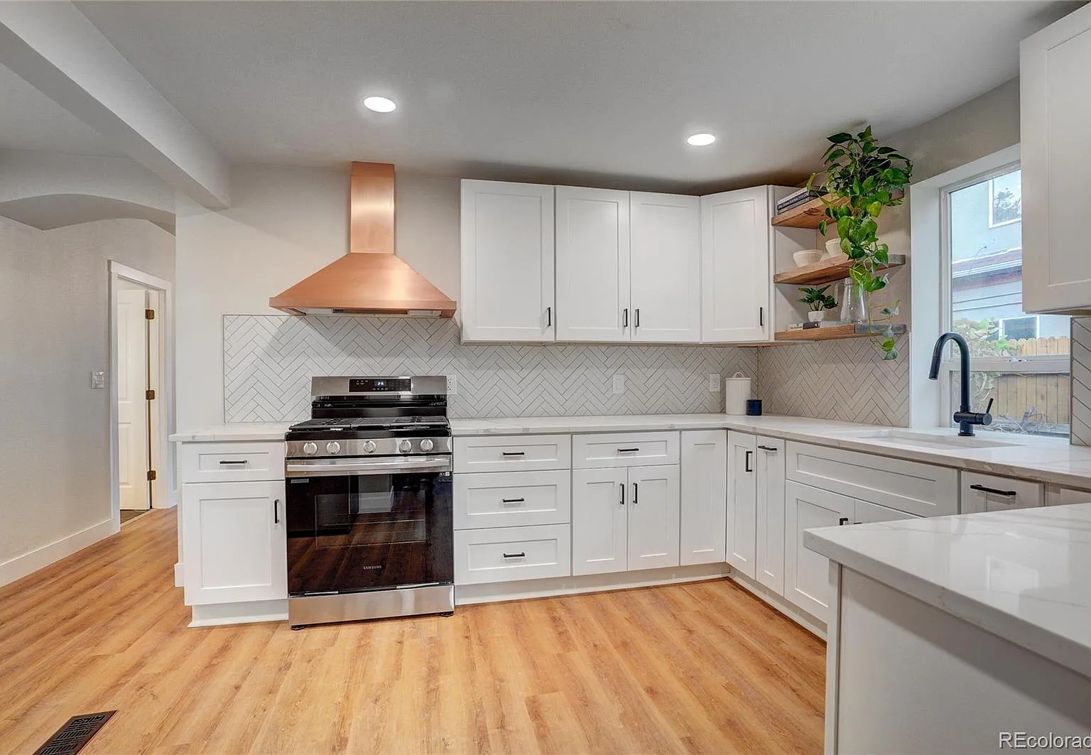 2 bed, 1100 sqft, $3,000 — Photo 4