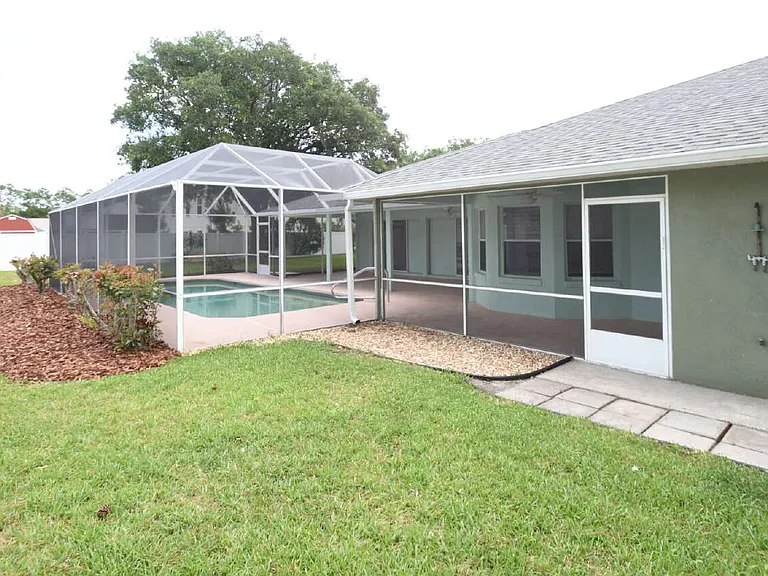 33 Poinsettia Ln — Photo 49