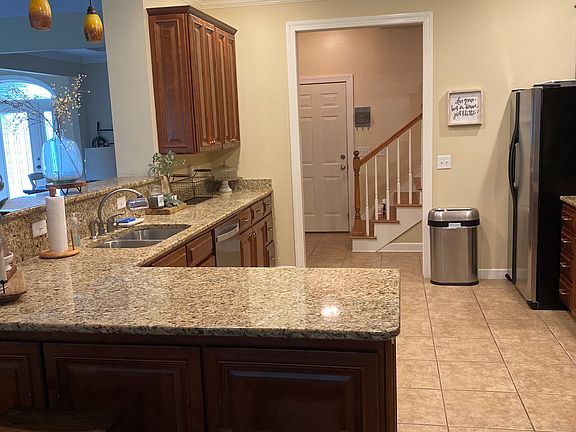 4th image of 105 Riverwood Dr