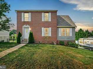 25 Van Zandt Way, Windsor, PA 17366