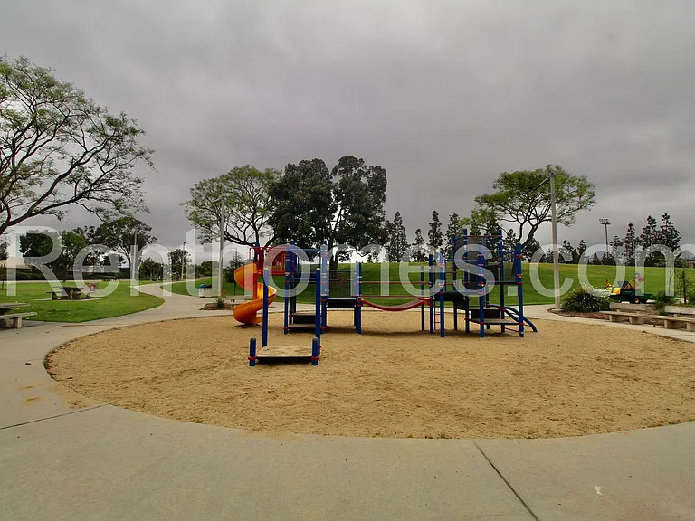 9405 Gold Coast Dr #A8 — Photo 24