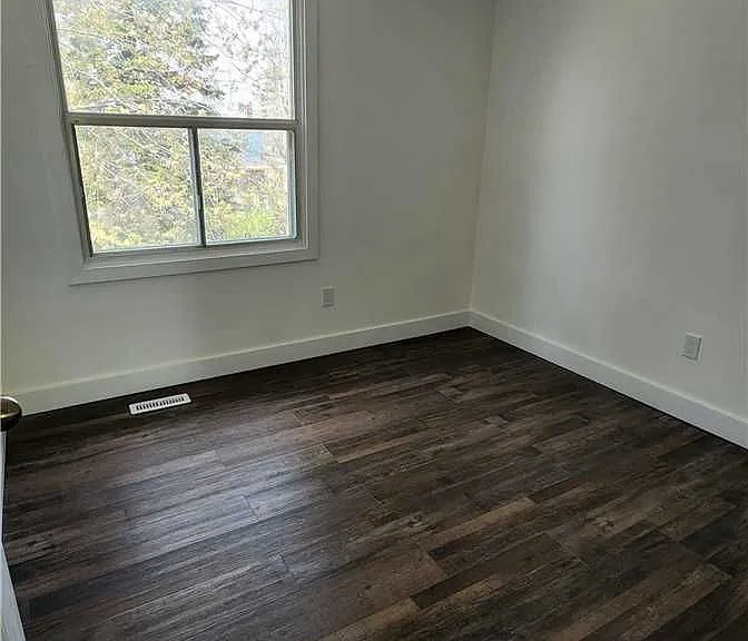 107 Crittenden Sq — Photo 9