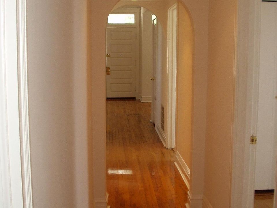 1st image of 3350 S Lituanica Ave