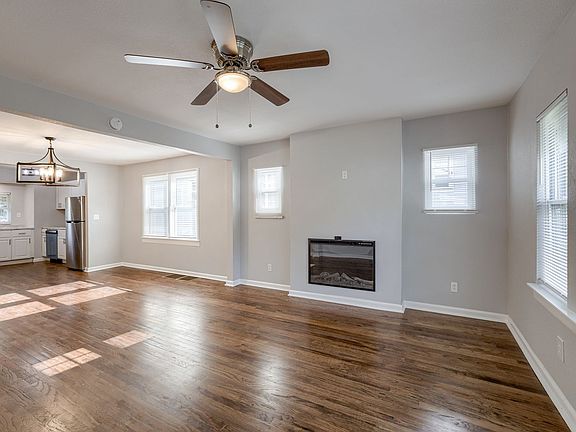 3rd image of 1826 E 69th St