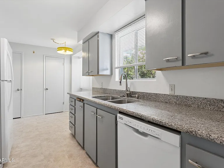 3308 E Camelback Rd — Photo 11