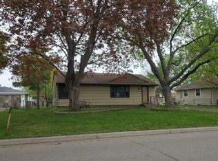 1045 Beatrice St, Eagan, MN 55121