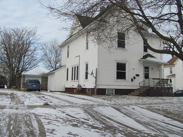 2nd image of 1011 High St APT 4