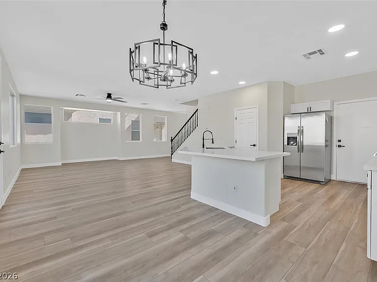 9316 Perennial Ave — Photo 14