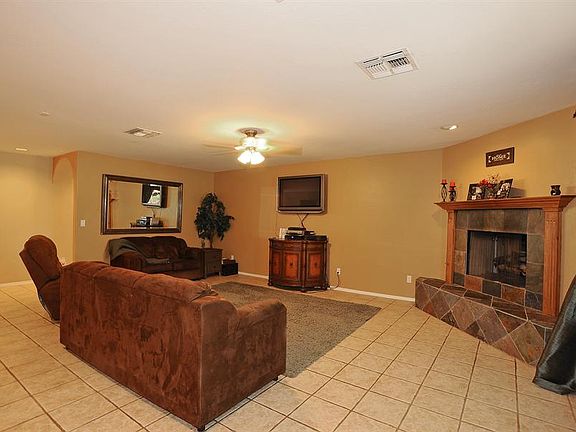 4th image of 6846 W Pershing Ave