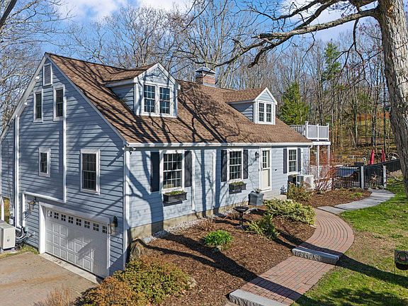 3rd image of 59 Blaze Hill Road