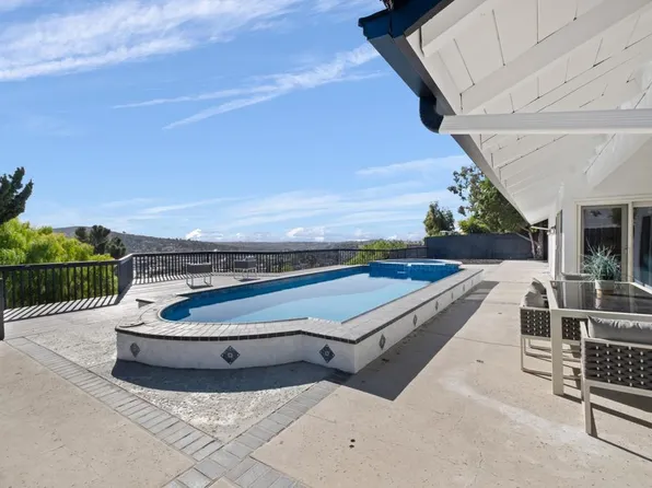 9933 Mozelle Ln, La Mesa, CA 91941