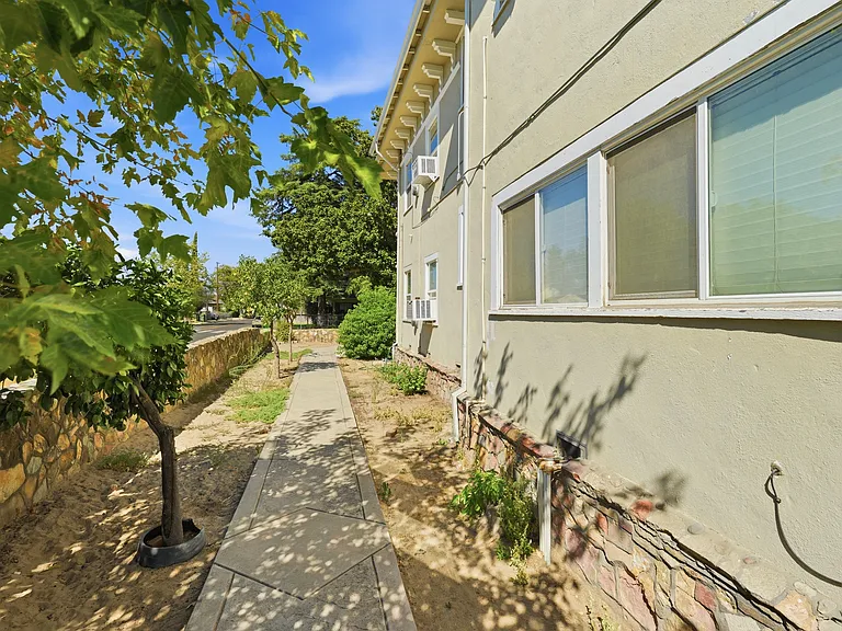 334 N Broadway Ave #334 — Photo 26
