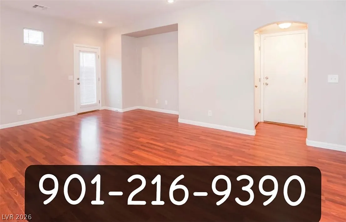 3 bed, 3.0 bath, 1421 sqft, $1,500 — Photo 2