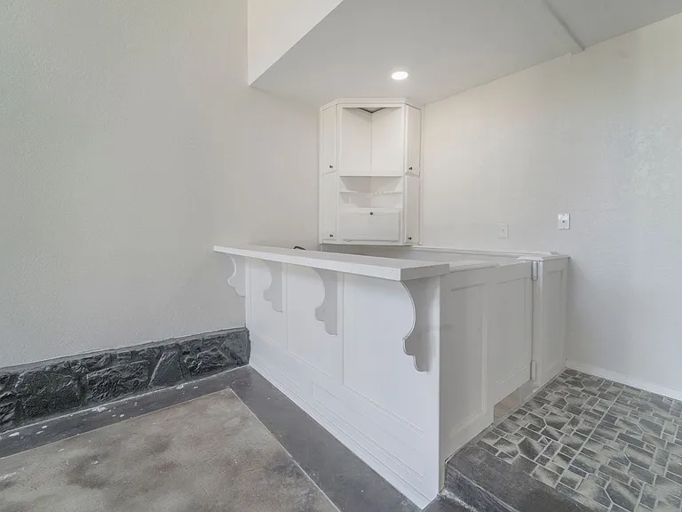 3120 Shadybrook Dr — Photo 20