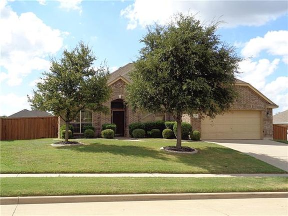 2nd image of 1015 Hollow Creek Dr
