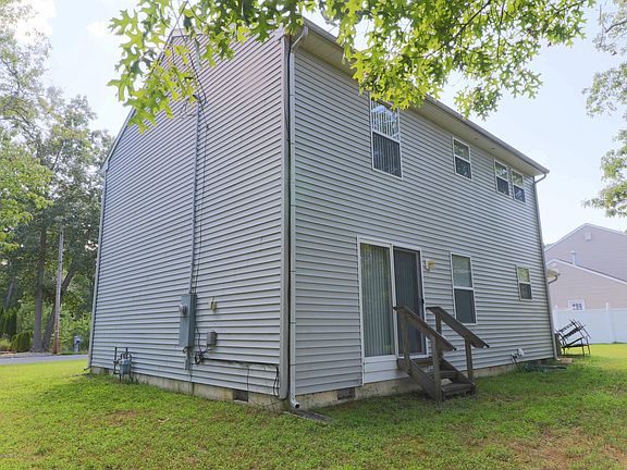 4th image of 17 Southwind Dr