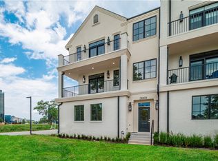 3901 S Champions Dr, Rogers, AR 72758