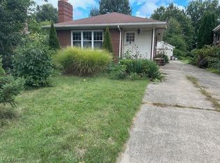 1811 Rockefeller Rd, Wickliffe, OH 44092