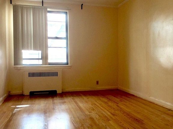 2nd image of 7236 Yellowstone Blvd #3