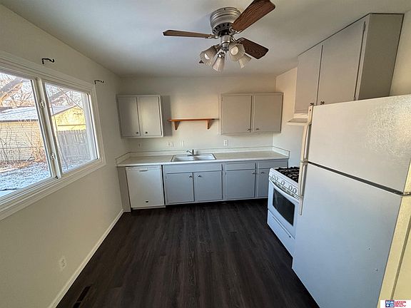 5th image of 7210 Seward Ave