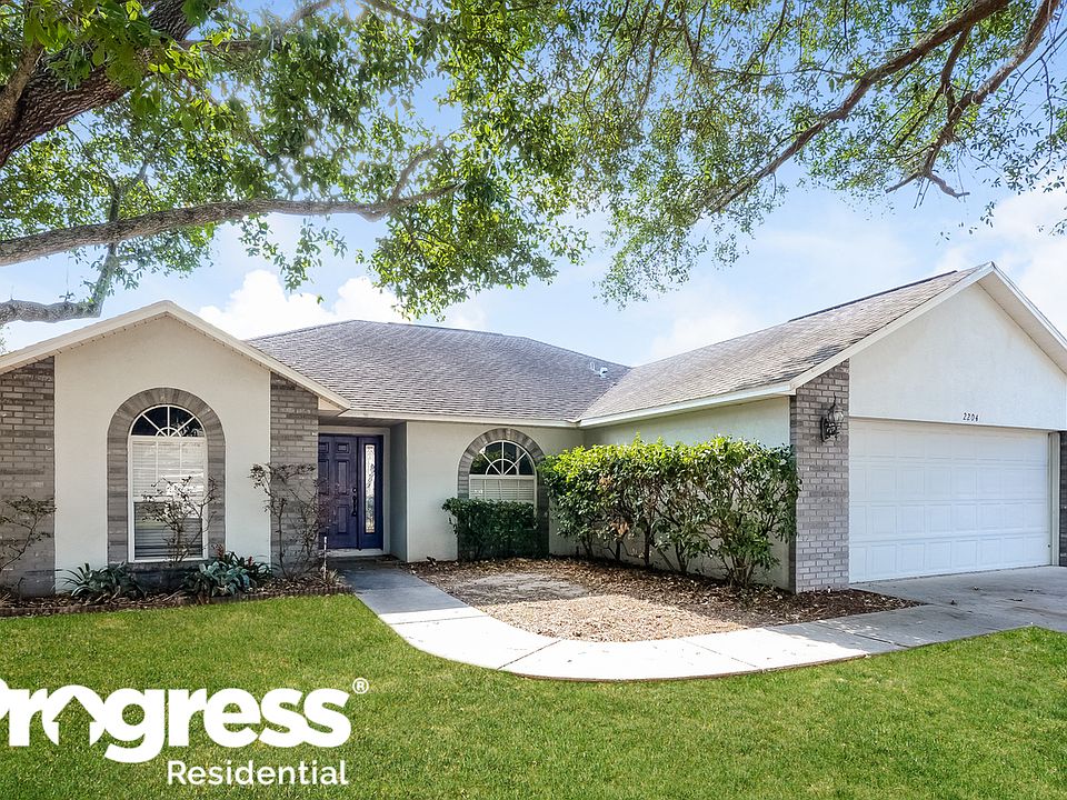 2nd image of 2204 Towering Oaks Cir