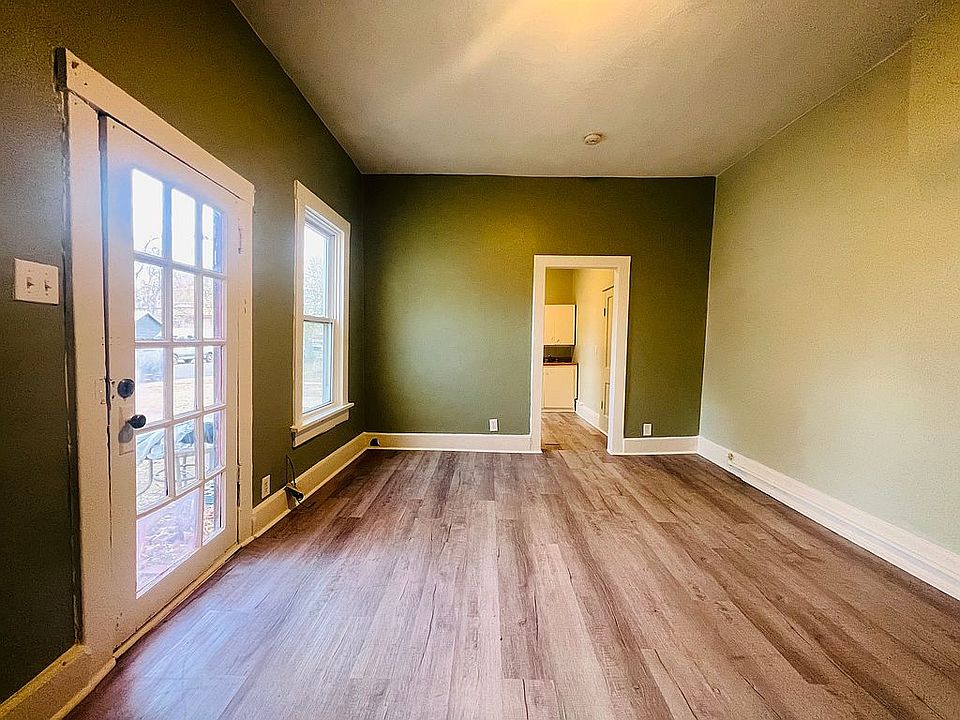 Bedroom & Living Area