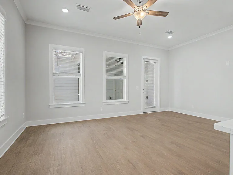 4065 Four Oaks Blvd — Photo 14
