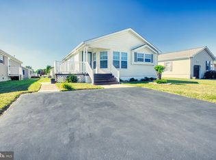 933 Appleberry Dr, Smyrna, DE 19977