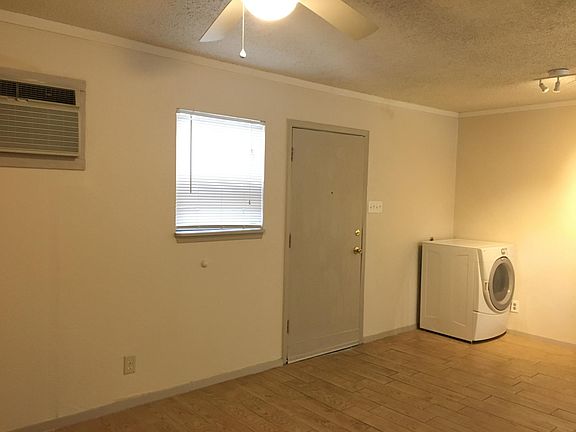 3rd image of 607 Barbe St APT 2