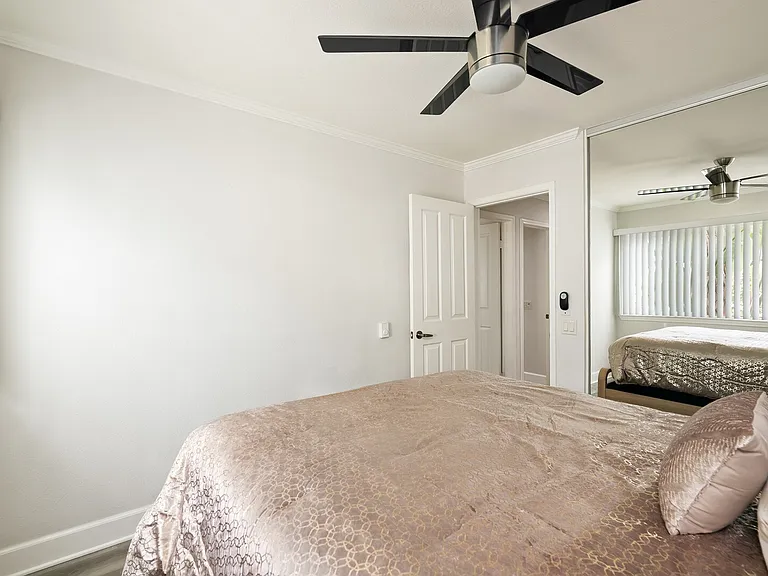 Villa La Jolla Dr — Photo 13