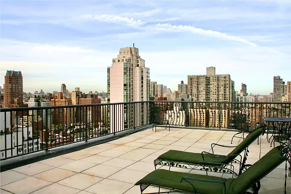 Sold by Douglas Elliman | media 28