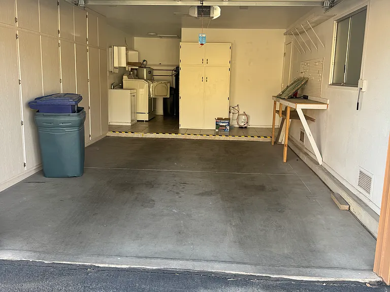 Garage 1 car