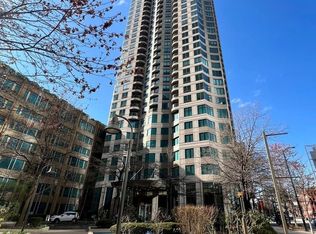 400 N La Salle Dr APT 2010, Chicago, IL 60654