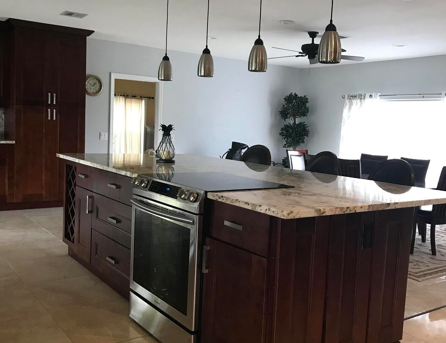3 bed, 2.0 bath, 1770 sqft, $7,900 — Photo 3